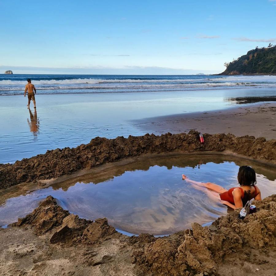 ホテル Adventurer'S Chest - Pohutukawa Hotwater Beach エクステリア 写真