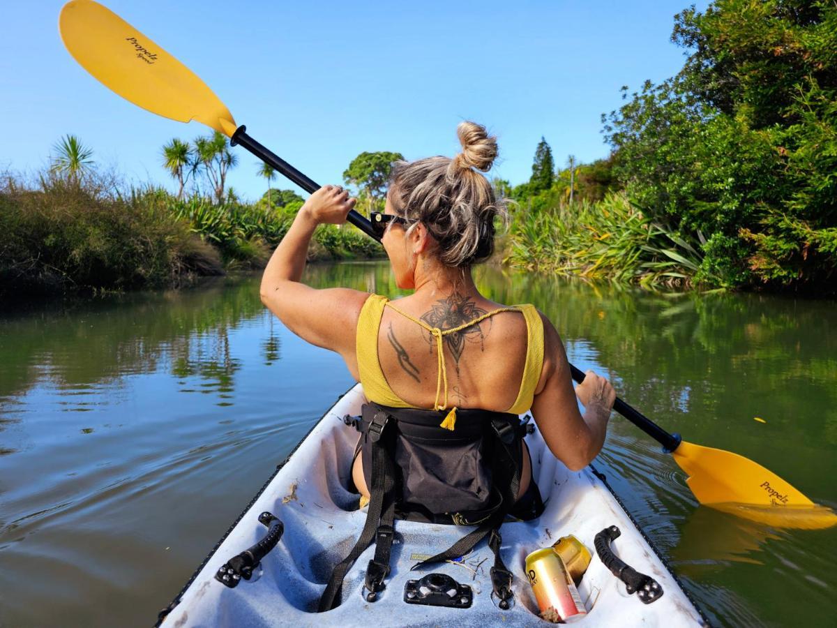 ホテル Adventurer'S Chest - Pohutukawa Hotwater Beach エクステリア 写真